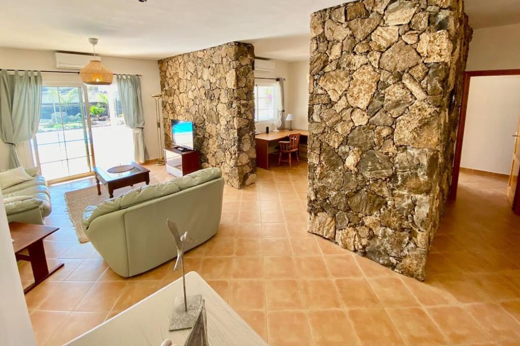 לאחארס Casa Yukka Villa With Heated Pool מראה חיצוני תמונה