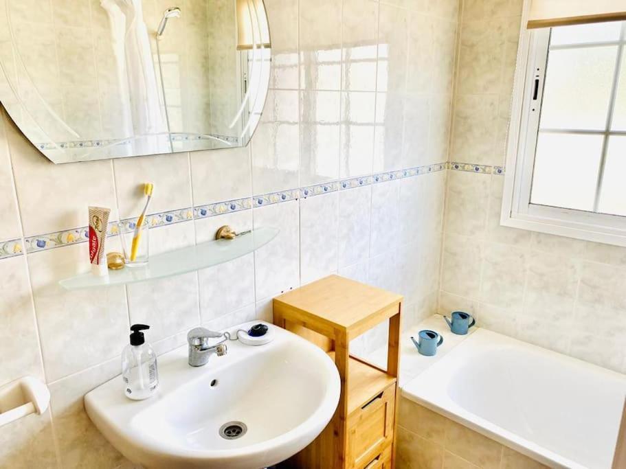לאחארס Casa Yukka Villa With Heated Pool מראה חיצוני תמונה
