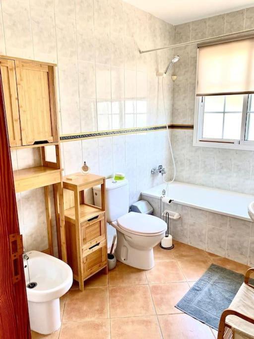 לאחארס Casa Yukka Villa With Heated Pool מראה חיצוני תמונה