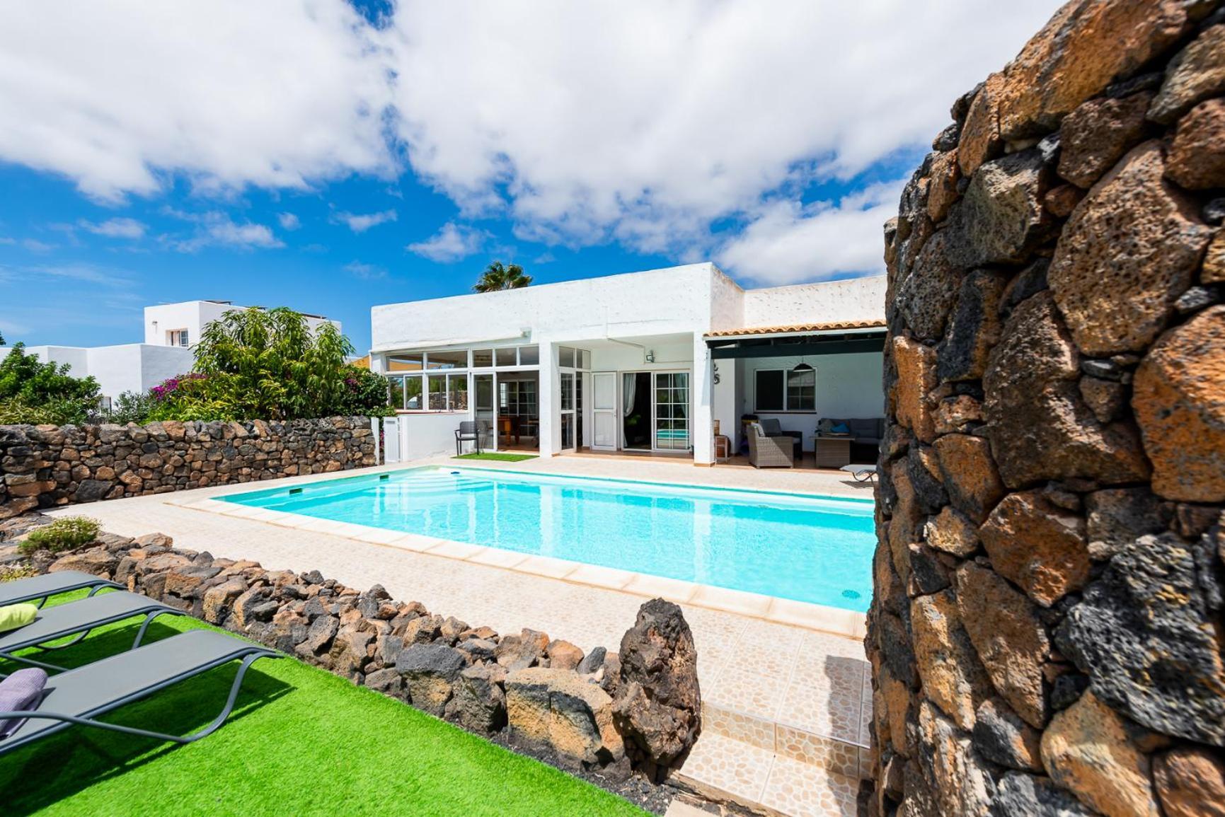 לאחארס Casa Yukka Villa With Heated Pool מראה חיצוני תמונה